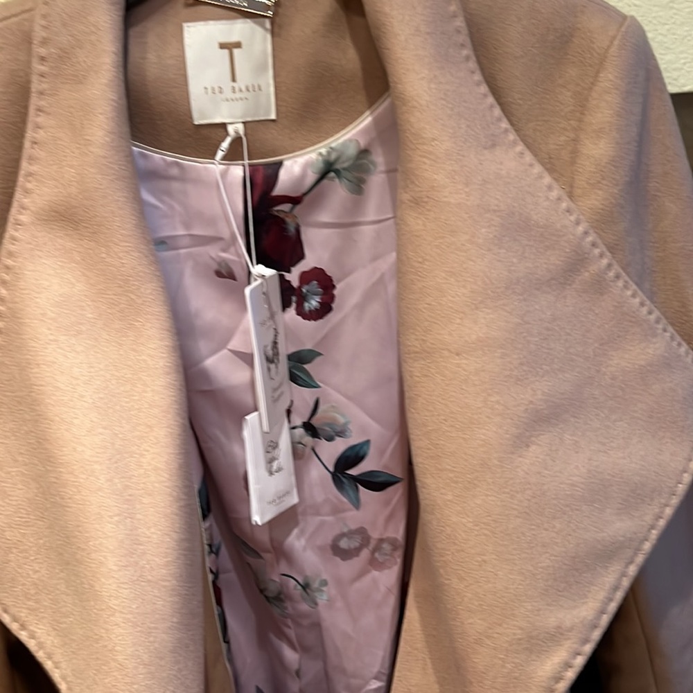 Gorgeous wrap coat - Picture 6 of 8
